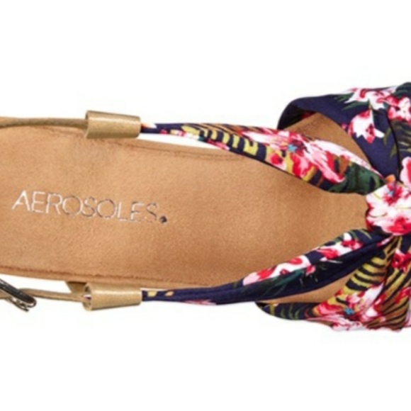 Aerosoles  plush pillow wedge shoes - Picture 2 of 7